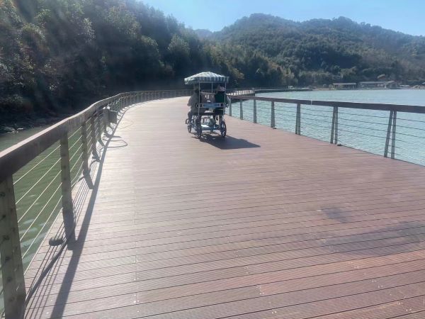 济南重竹地板生产安装厂家浅谈竹地板使用常识
