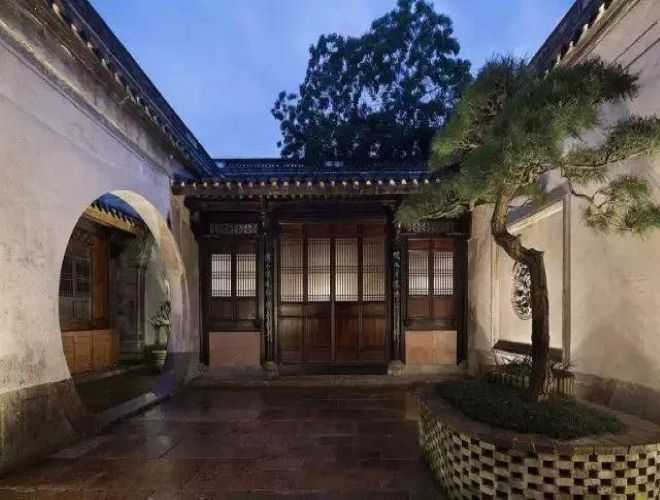 别墅庭院提高逼格的软装方法：照明系统，景观小品，户外家具